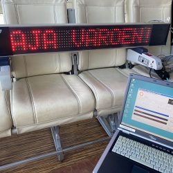 Tekstinäyttö ajoneuvoon opastamaan esimerkiksi tietyöalueella - RWM-Systems.
