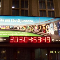 Canal Digital countdown näyttötaulu Helsingin rautatieasemalla.