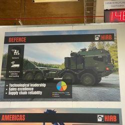 Viimeistelylinjan tahtiaika näyttötaulu Cargotec Hiabilla Raisiossa auttaa tuotantotavoitteiden saavuttamisessa - RWM-Systems.